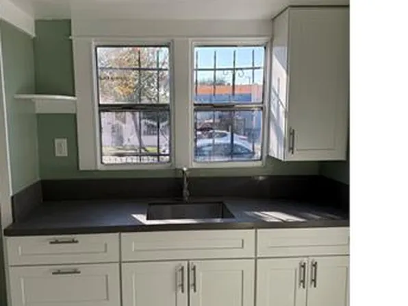 1347 W 56th St, Los Angeles, CA 90037