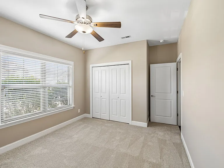 5425 Bungalow Cir — Photo 7