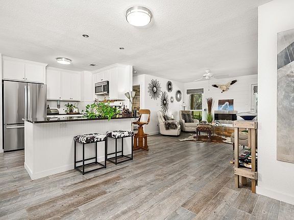 4th image of 221 Marion Dr Unit D-104