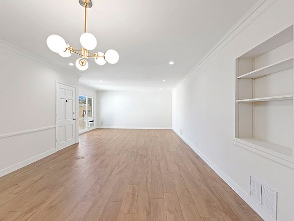 4th image of 1250 N Crescent Heights Blvd #2