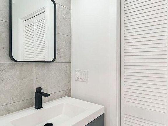 4th image of 1520 N 8th St #4