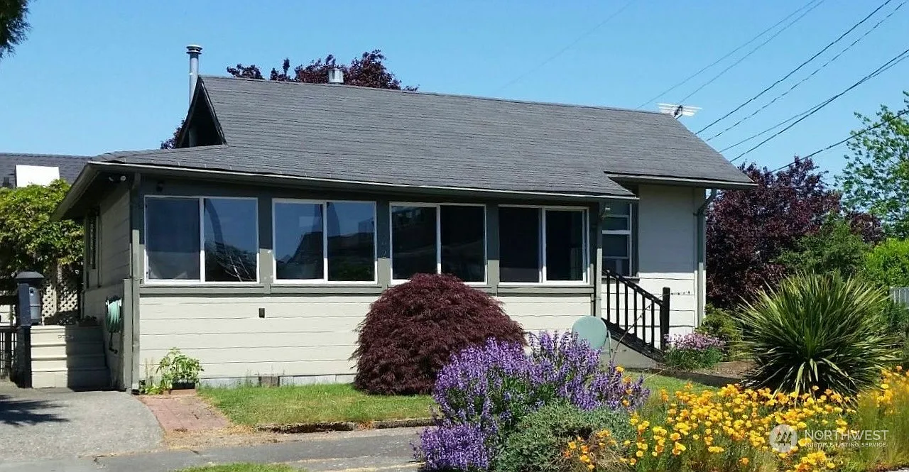 4602 SW Brandon Street photo 1