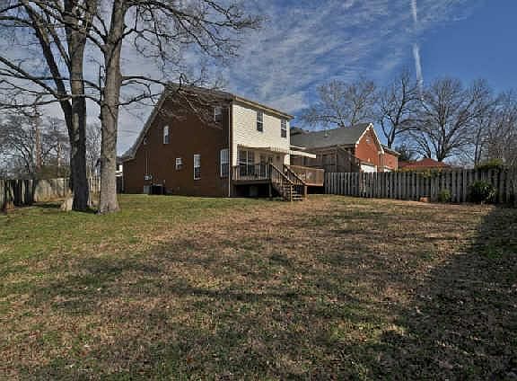 3rd image of 1521B Clayton Ave