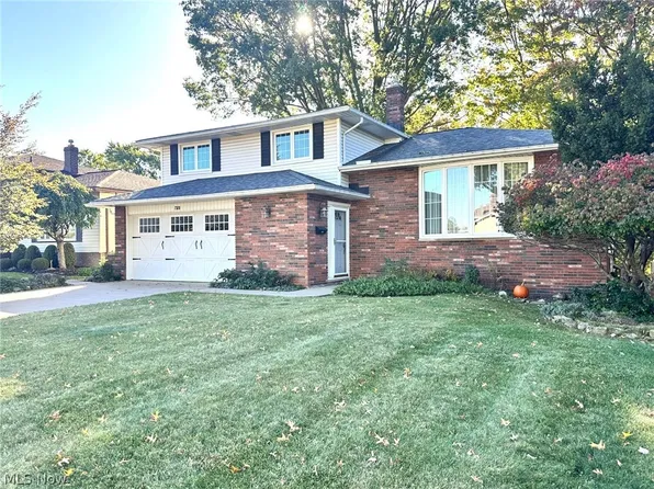 7320 Lancelot Dr, Parma, OH 44134