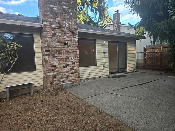 2nd image of 10200 SW Crystal St
