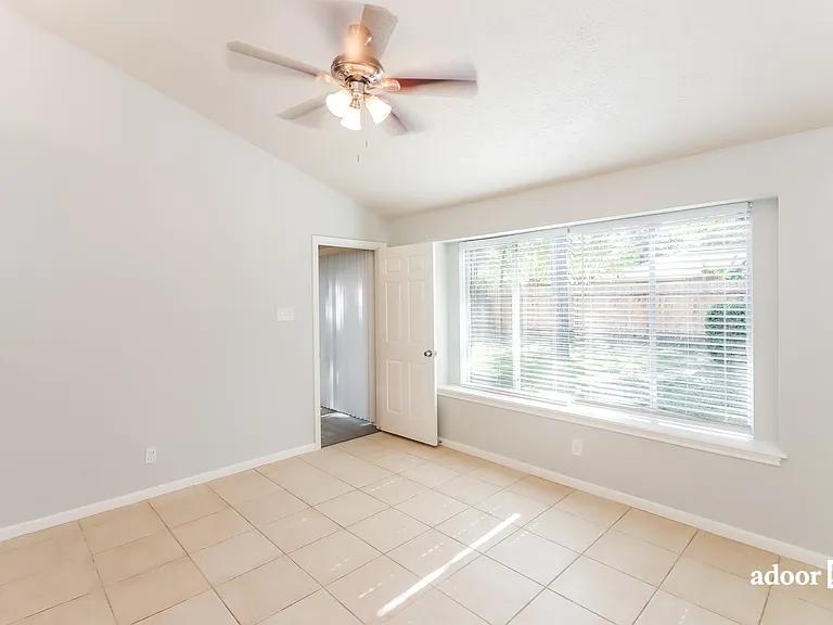 8119 Warren Rd — Photo 10