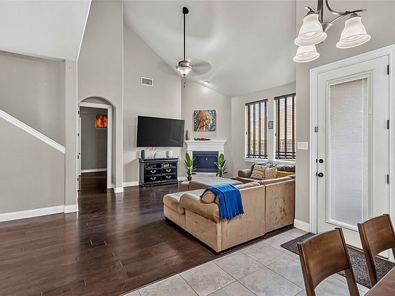 5th image of 4121 Portola Dr