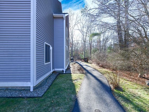 4th image of 40 Woodrise Rd #40