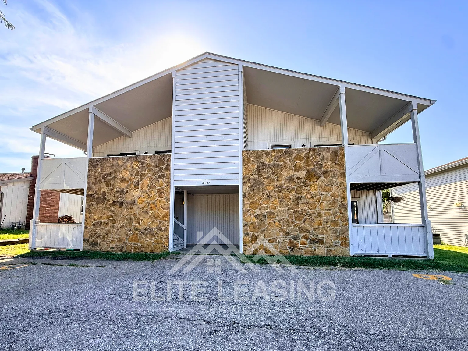 3407 SW Burnett — Photo 1