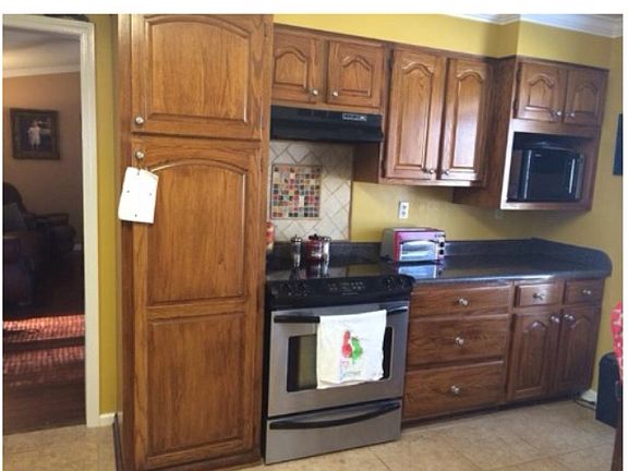 5th image of 485 Crestwood Dr