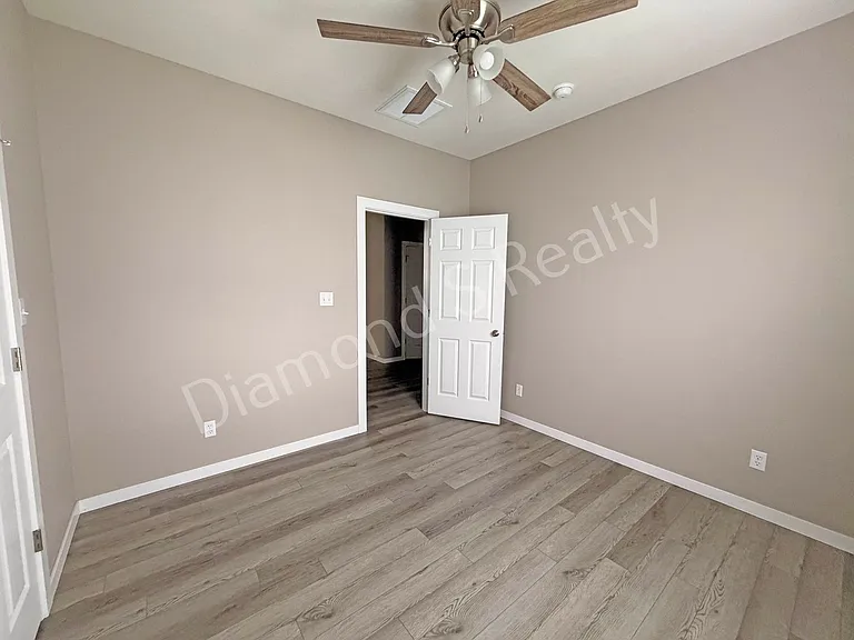 2124 N Bradbury Ln — Photo 14