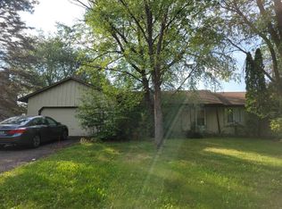 10041 Zinran Rd, Bloomington, MN 55438