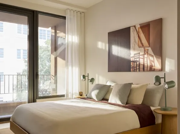 323 Bergen Street image 4 of 13