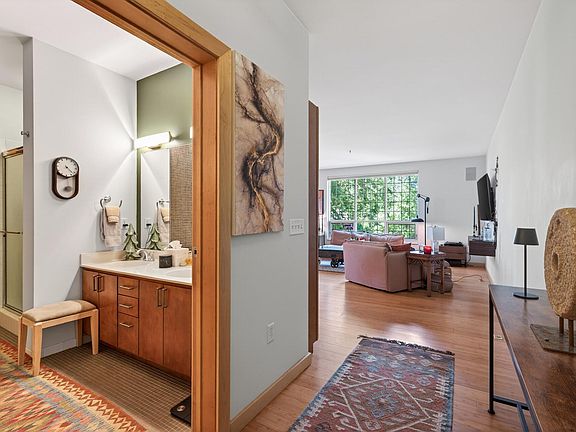 3rd image of 521 2nd St SE APT 301