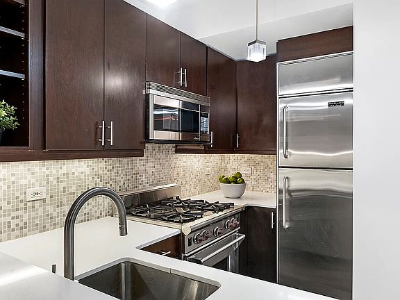 3rd image of 405 W 23rd St APT 5D