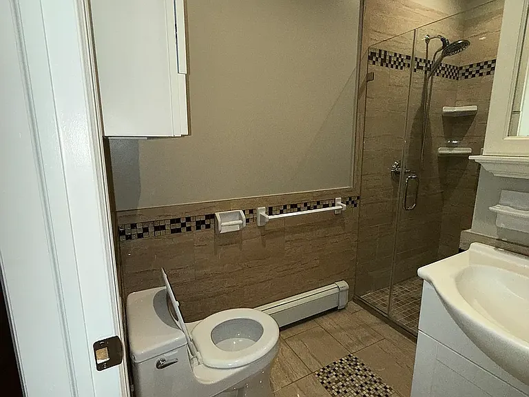 150 S 6th Ave #2 — Photo 8