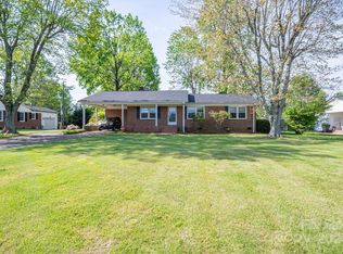 1008 Ranbar St, Cherryville, NC 28021