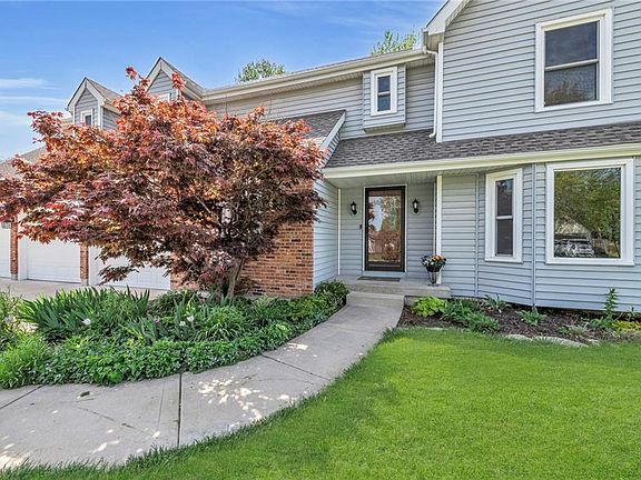4th image of 402 NE Adams Dr