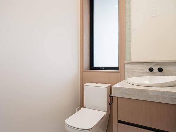 5th image of 1448 E 30th Ave #2
