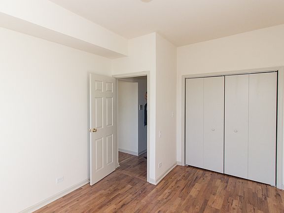 5th image of 4654 N Malden St #46562