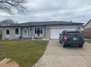 29123 E Nottingham Cir #1, Warren, MI 48092