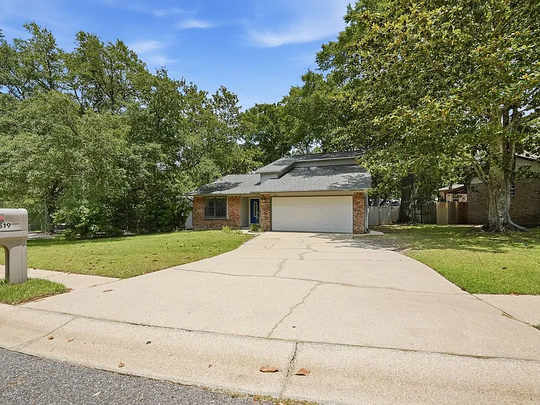 519 Matthew St — Photo 3