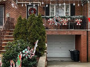 6110 67th St, Middle Village, NY 11379