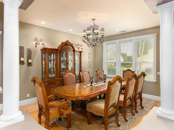 3rd image of 2455 Kensington Ct