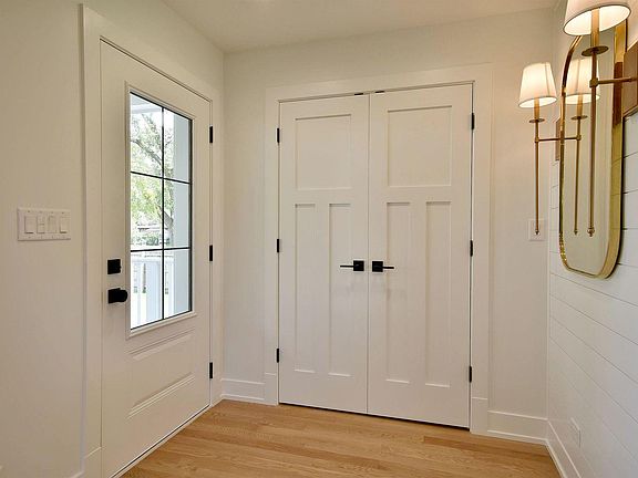 5th image of 1351 E Forest Ave