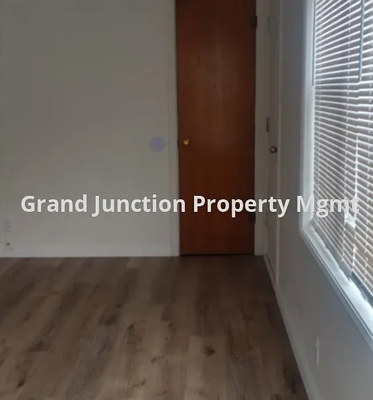 522 Compton St — Photo 7