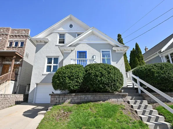 1646 N Warren AVENUE, Milwaukee, WI 53202