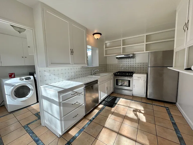 934 Fountain Ave — Photo 5