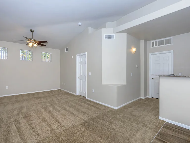 Renovated 1b1 683 SQFT 1 Bed 1 Bath