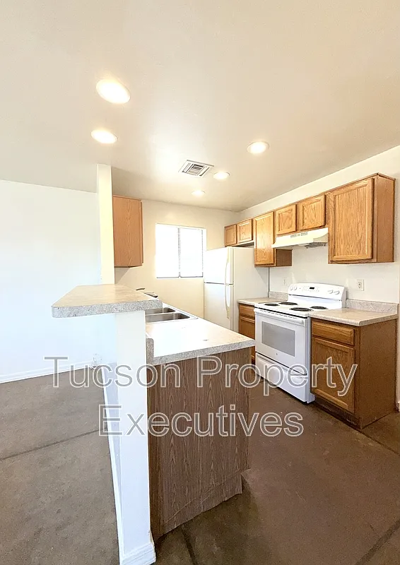 3 bed, 2.0 bath, 1300 sqft, $1,550 — Photo 4