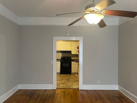 2nd image of 936 Magnolia St #2
