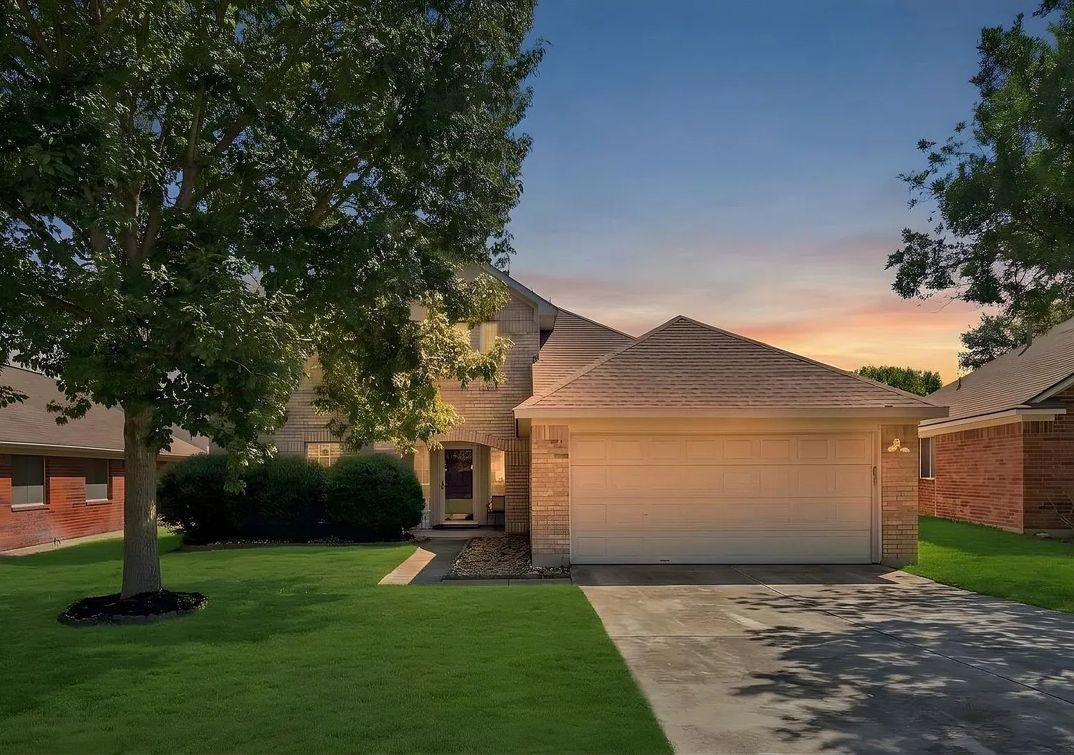 Spacious Home in Pavona Place — Photo 1