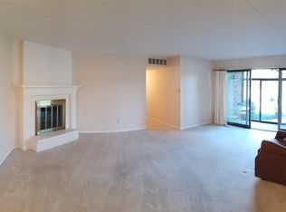 7760 Golf Dr #1B, Palos Heights, IL 60463