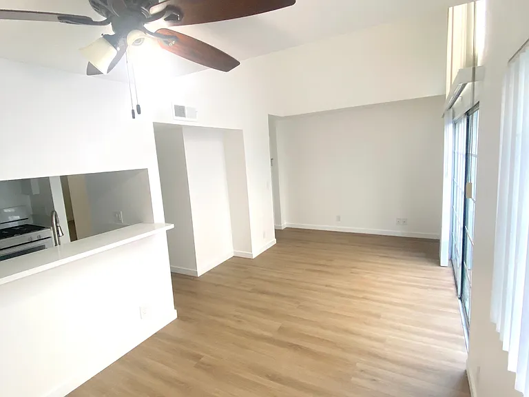 5617 Carlton Way #204 — Photo 4