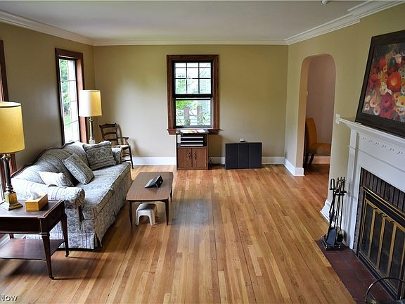 2nd image of 115 Westbridge Dr