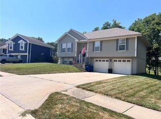 702 Lodwick Ln, Excelsior Springs, MO 64024