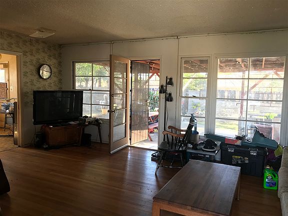 2nd image of 6722 Birchwood St