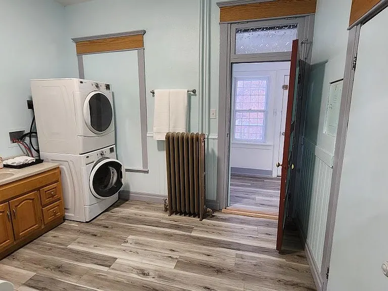 806 W Silver St — Photo 19