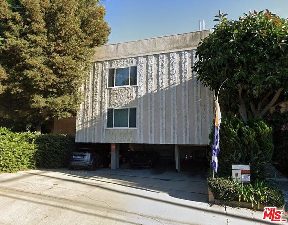 1st image of 11920 Montana Ave