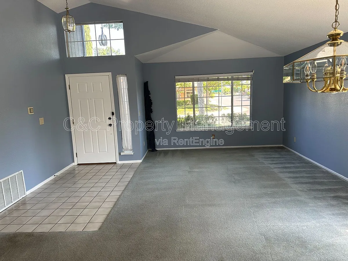 Building Photo - 5926 Palm Springs Ct