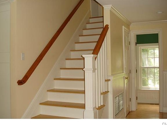 5th image of 36 Brookwood Ln