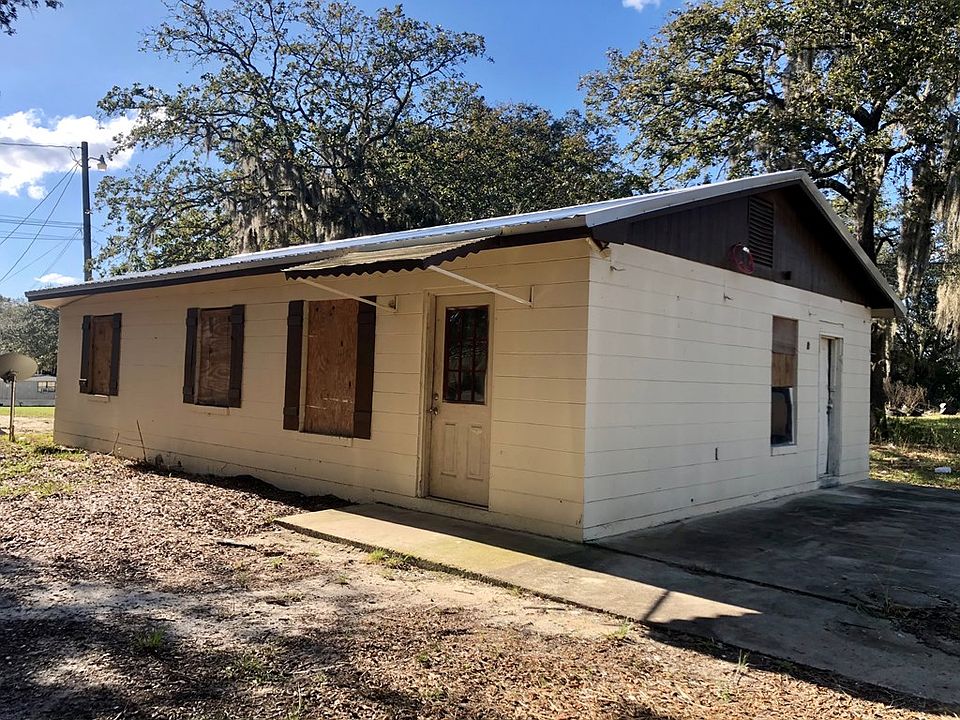 2nd image of 197 Green Oak St