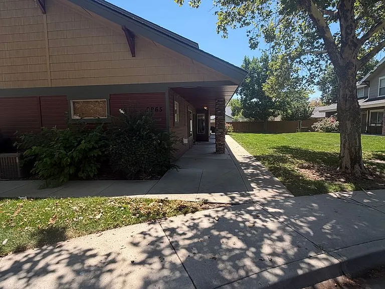 9965 W Rosecroft Ct #102 — Photo 3