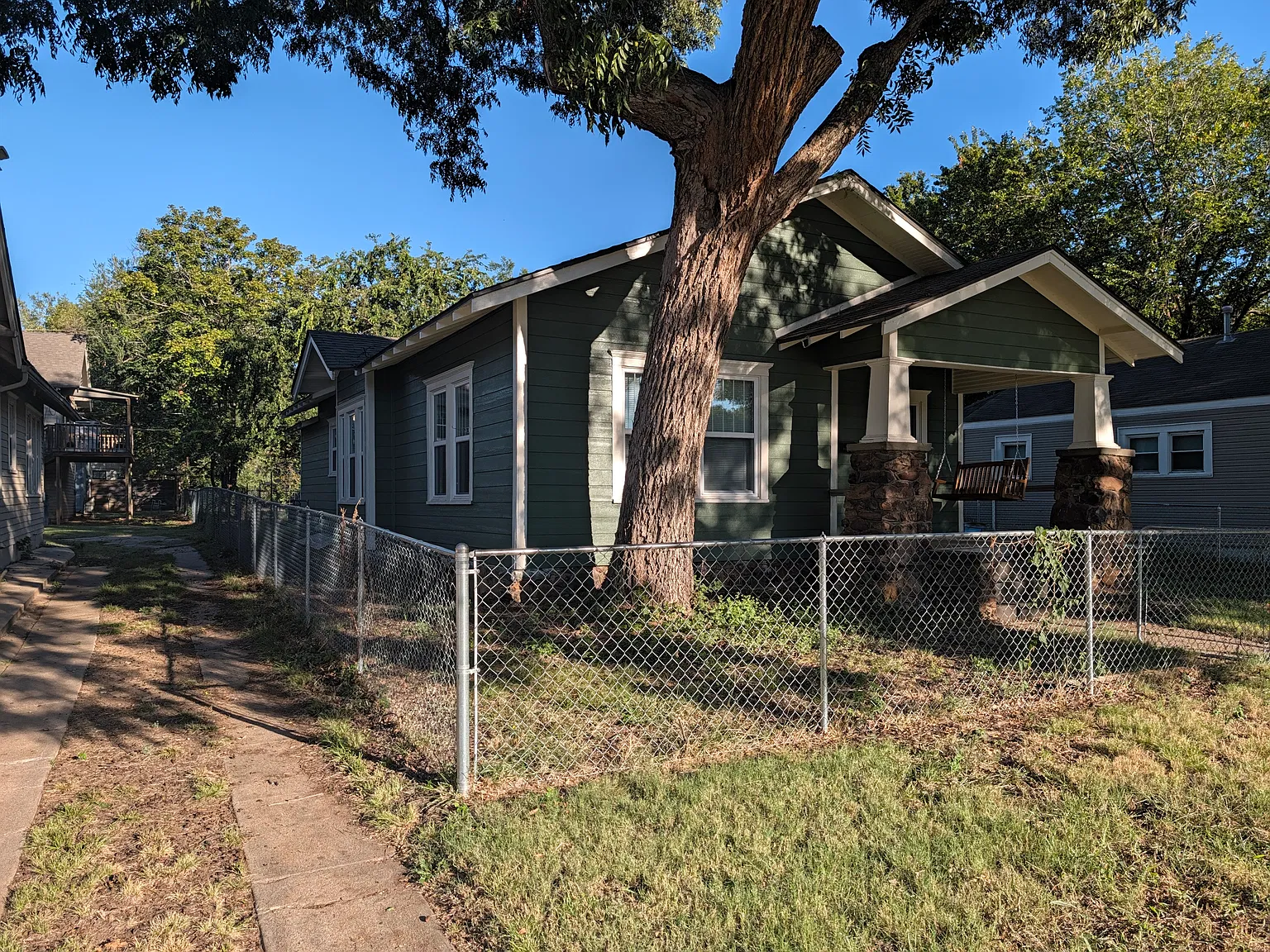 2 bed, 1136 sqft, $1,650 — Photo 1