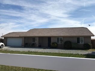 10873 Mohawk Dr, Apple Valley, CA 92308