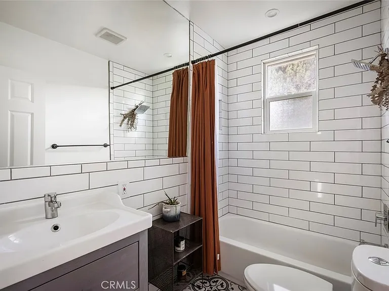 2304 W Avenue 31 — Photo 16